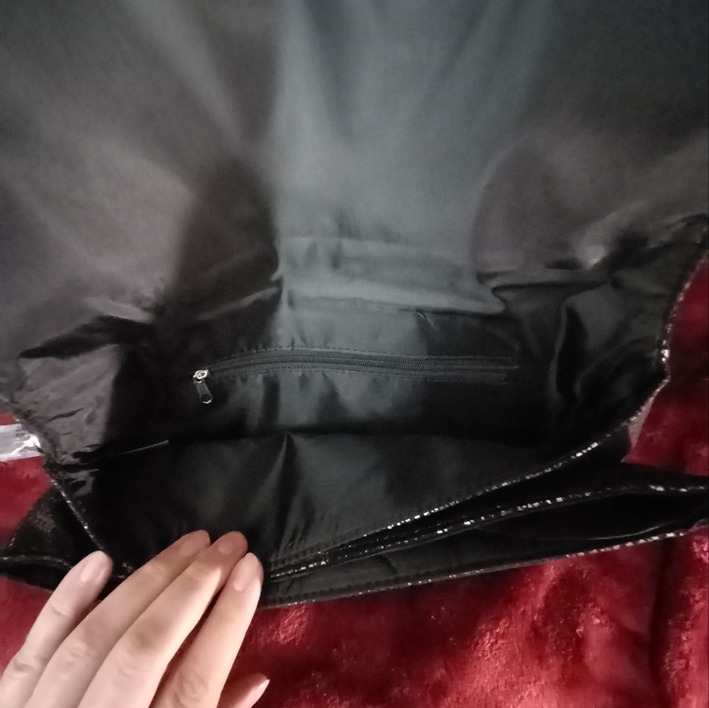 Double gusset clutch